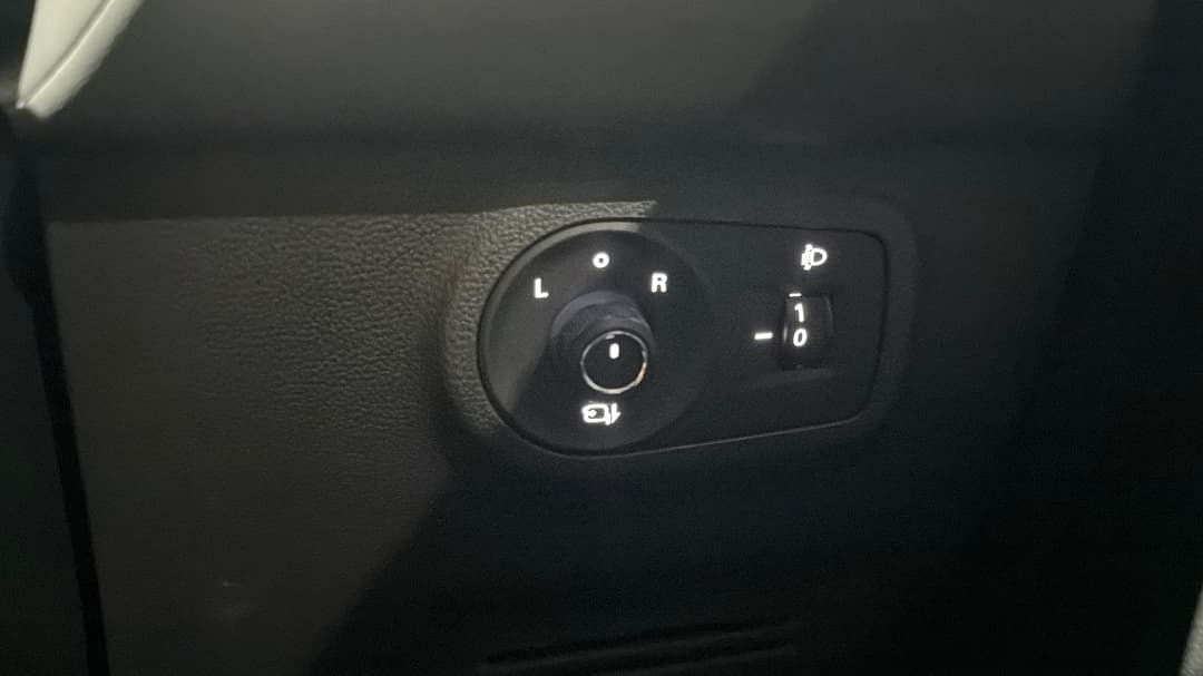 2025 MG Zst Vibe, Automatic, 16019 km, Utility Switches/Buttons