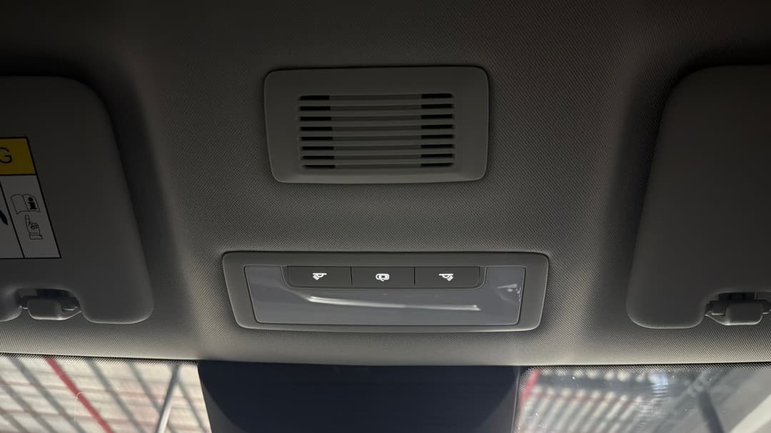 2025 MG Zst Vibe, Automatic, 16019 km, On-Roof Controls/Sunglass holder