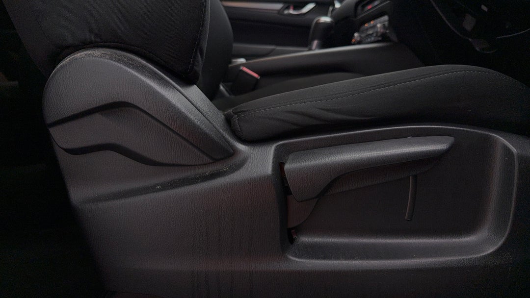 2021 Mazda CX-5 Maxx Sport (fwd), Automatic, 56868 km, Drivers Side Adjustment Panel