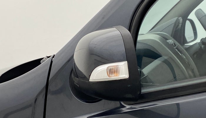 2016 Renault Duster RXZ DIESEL 110, Diesel, Manual, 73,865 km, Left rear-view mirror - Folding motor not working