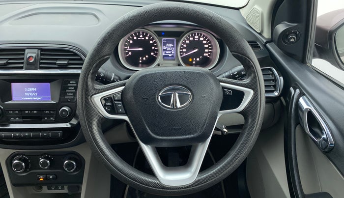 2017 Tata Tiago XZ 1.2 REVOTRON, Petrol, Manual, 33,270 km, Steering Wheel Close Up