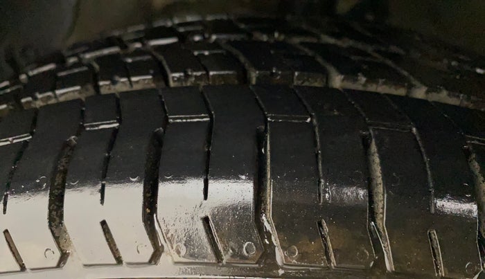 2018 Hyundai Xcent SX 1.2, Petrol, Manual, 24,699 km, Left Front Tyre Tread