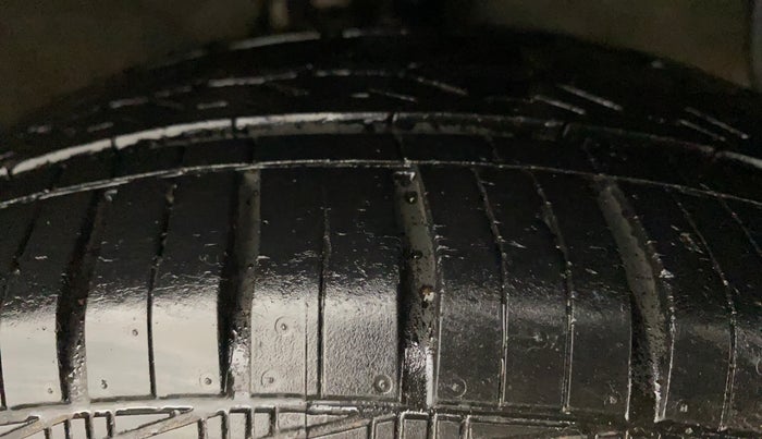 2018 Hyundai Xcent SX 1.2, Petrol, Manual, 24,699 km, Right Front Tyre Tread