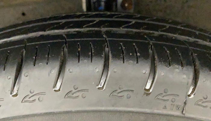 2012 Maruti Swift Dzire VXI, Petrol, Manual, 47,443 km, Left Front Tyre Tread