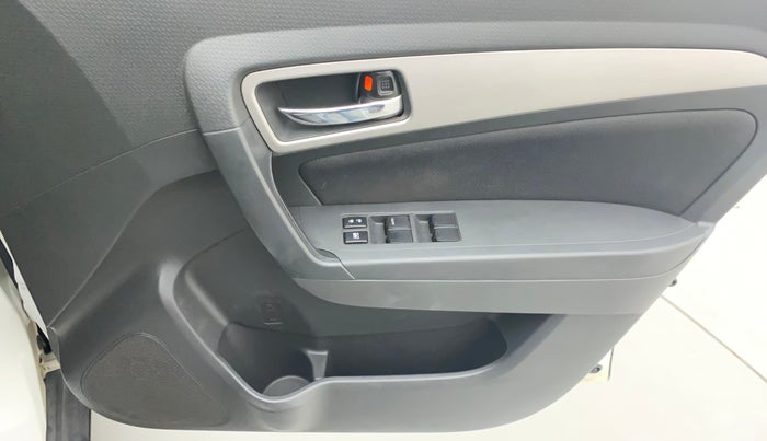 2016 Maruti Vitara Brezza ZDI, Diesel, Manual, 66,389 km, Driver Side Door Panels Control