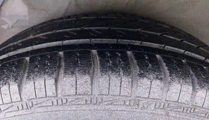 2012 Hyundai i20 MAGNA O 1.2, Petrol, Manual, 64,381 km, Right Rear Tyre Tread