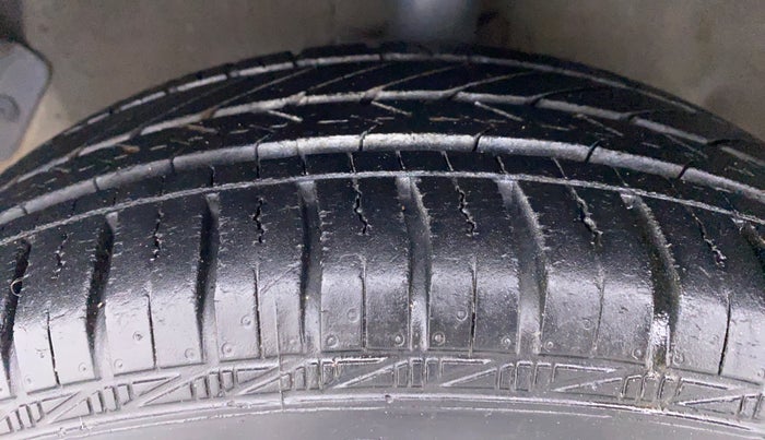 2012 Hyundai i20 MAGNA O 1.2, Petrol, Manual, 64,381 km, Left Front Tyre Tread