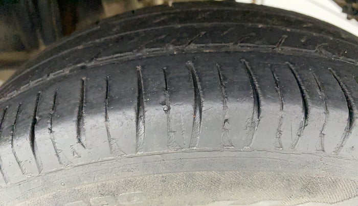 2017 Maruti Alto K10 VXI P, Petrol, Manual, 67,165 km, Left Rear Tyre Tread