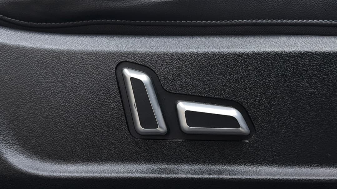 2022 GWM Ute Cannon-l (4x4), Automatic, 67098 km, Drivers Side Adjustment Panel