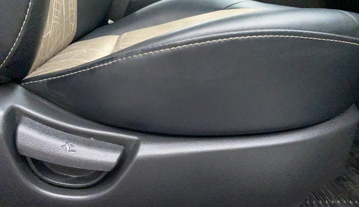 2019 Hyundai Grand i10 1.2 KAPPA SPORTZ (O), Petrol, Manual, 9,128 km, Driver Side Adjustment Panel