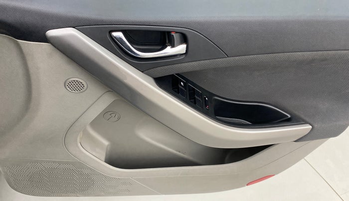 2019 Tata NEXON XZA+ 1.5, Diesel, Automatic, 69,702 km, Driver Side Door Panels Control