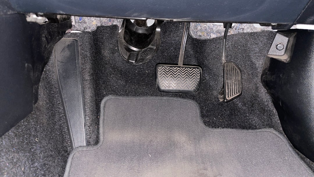 2018 Toyota Corolla Ascent Sport, Automatic, 87409 km, Pedals and Footmat