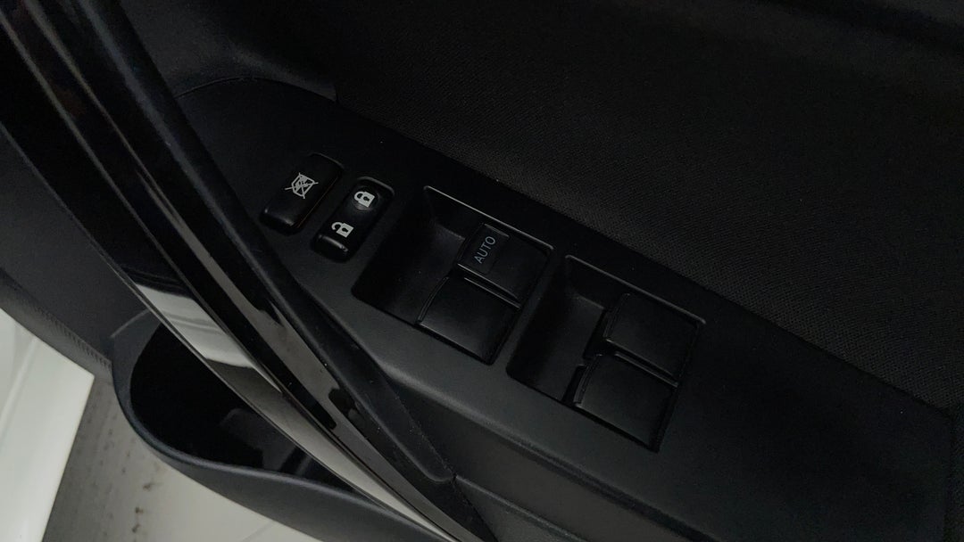 2018 Toyota Corolla Ascent Sport, Automatic, 87409 km, Drivers Side Door Panel Controls