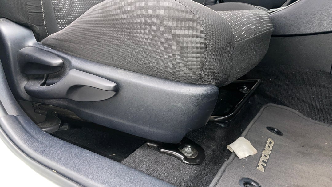 2018 Toyota Corolla Ascent Sport, Automatic, 87409 km, Drivers Side Adjustment Panel