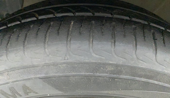2018 Hyundai Grand i10 MAGNA 1.2 KAPPA VTVT, Petrol, Manual, 51,938 km, Left Front Tyre Tread