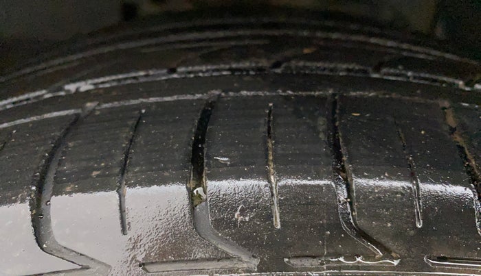 2018 Tata NEXON XM DIESEL, Diesel, Manual, 99,608 km, Left Front Tyre Tread