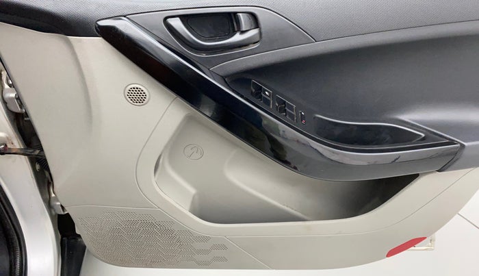 2018 Tata NEXON XM DIESEL, Diesel, Manual, 99,608 km, Driver Side Door Panels Control