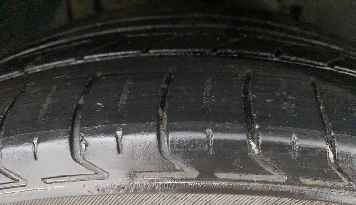 2018 Tata NEXON XM DIESEL, Diesel, Manual, 99,608 km, Right Front Tyre Tread