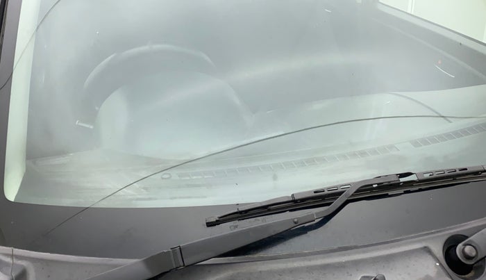 2014 Maruti Swift ZXI, Petrol, Manual, 54,596 km, Front windshield - Minor spot on windshield