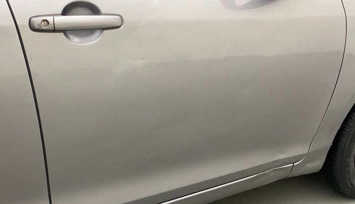 2014 Maruti Swift ZXI, Petrol, Manual, 54,596 km, Driver-side door - Slightly dented