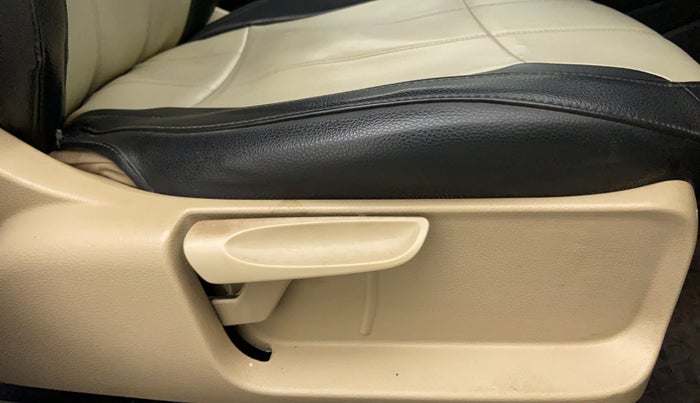 2015 Volkswagen Polo HIGHLINE1.5L DIESEL, Diesel, Manual, 82,050 km, Driver Side Adjustment Panel