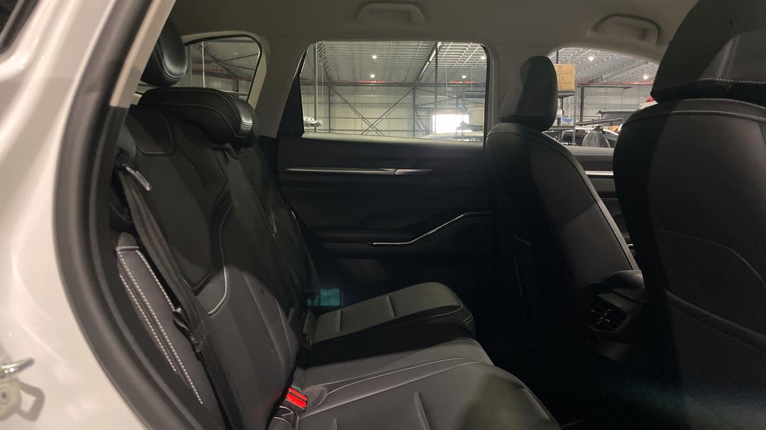 2022 GWM Haval H6 Lux, Automatic, 43654 km, Right Side Rear Door Cabin View