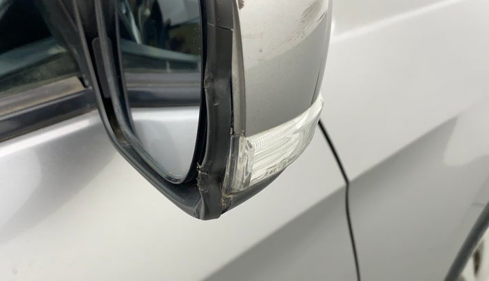 2021 Maruti Ciaz ZETA 1.5 SHVS VVT MT, Petrol, Manual, 54,326 km, Right rear-view mirror - Cover has minor damage