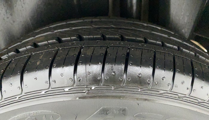 2021 Maruti Ciaz ZETA 1.5 SHVS VVT MT, Petrol, Manual, 54,326 km, Left Rear Tyre Tread