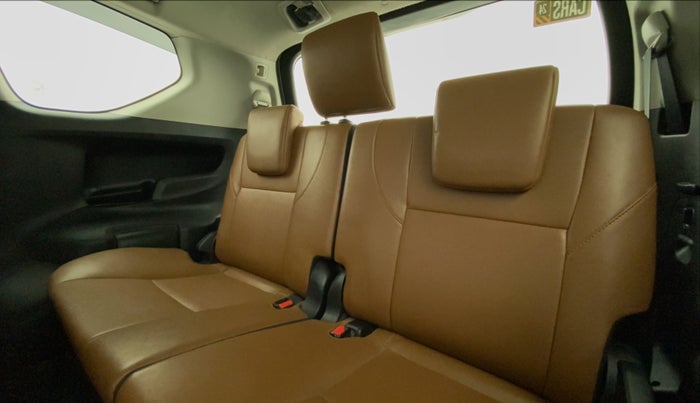 2019 Toyota Innova Crysta 2.8 ZX AT 7 STR, Diesel, Automatic, 90,337 km, Third Seat Row ( optional )