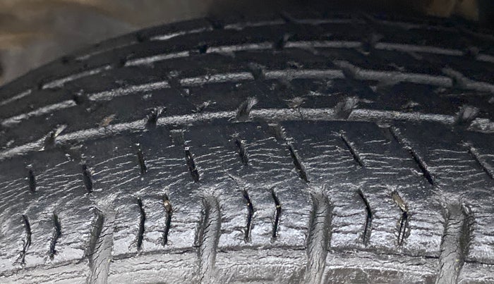 2015 Maruti Alto K10 VXI P, Petrol, Manual, 45,789 km, Left Front Tyre Tread