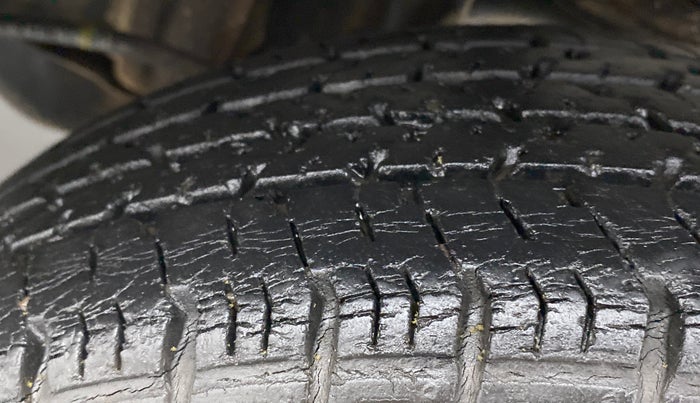 2015 Maruti Alto K10 VXI P, Petrol, Manual, 45,789 km, Left Rear Tyre Tread