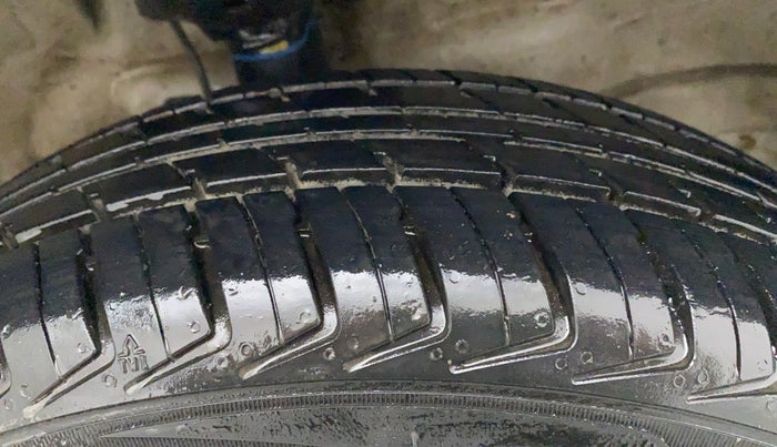 2014 Maruti Wagon R 1.0 VXI, Petrol, Manual, 21,703 km, Right Front Tyre Tread
