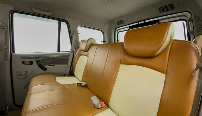 2016 Mahindra Scorpio S6 PLUS, Diesel, Manual, 47,160 km, Right Side Rear Door Cabin