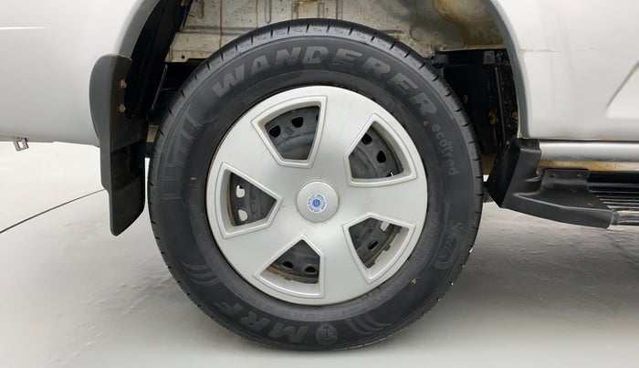 2016 Mahindra Scorpio S6 PLUS, Diesel, Manual, 47,160 km, Right Rear Wheel
