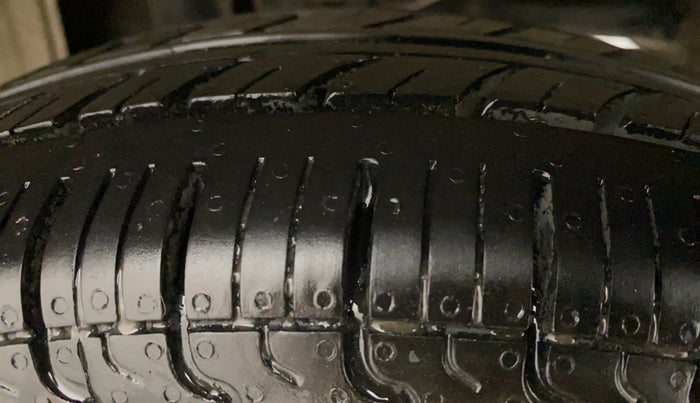 2016 Maruti Alto 800 LXI, Petrol, Manual, 70,930 km, Left Rear Tyre Tread