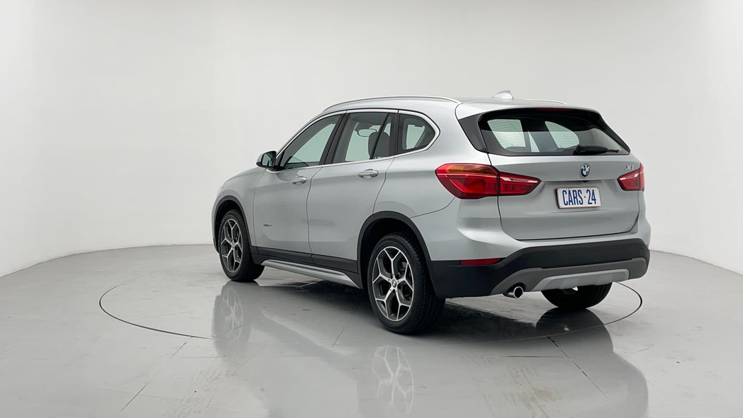 Left Back Diagonal (45- Degree) View