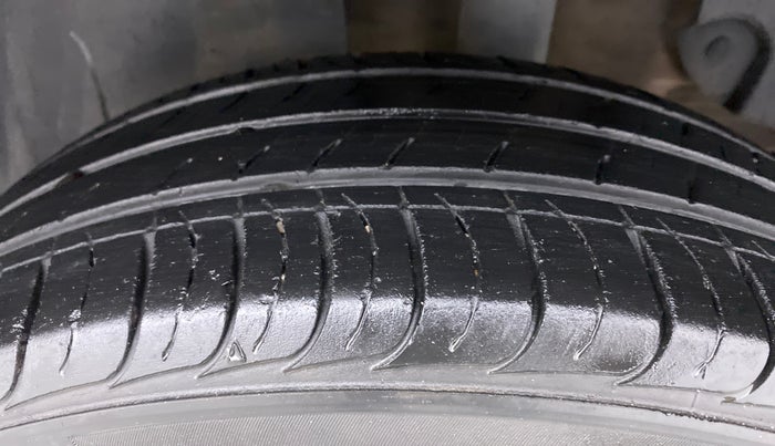 2019 KIA SELTOS HTK PLUS AT 1.5 DIESEL, Diesel, Automatic, 40,029 km, Left Rear Tyre Tread