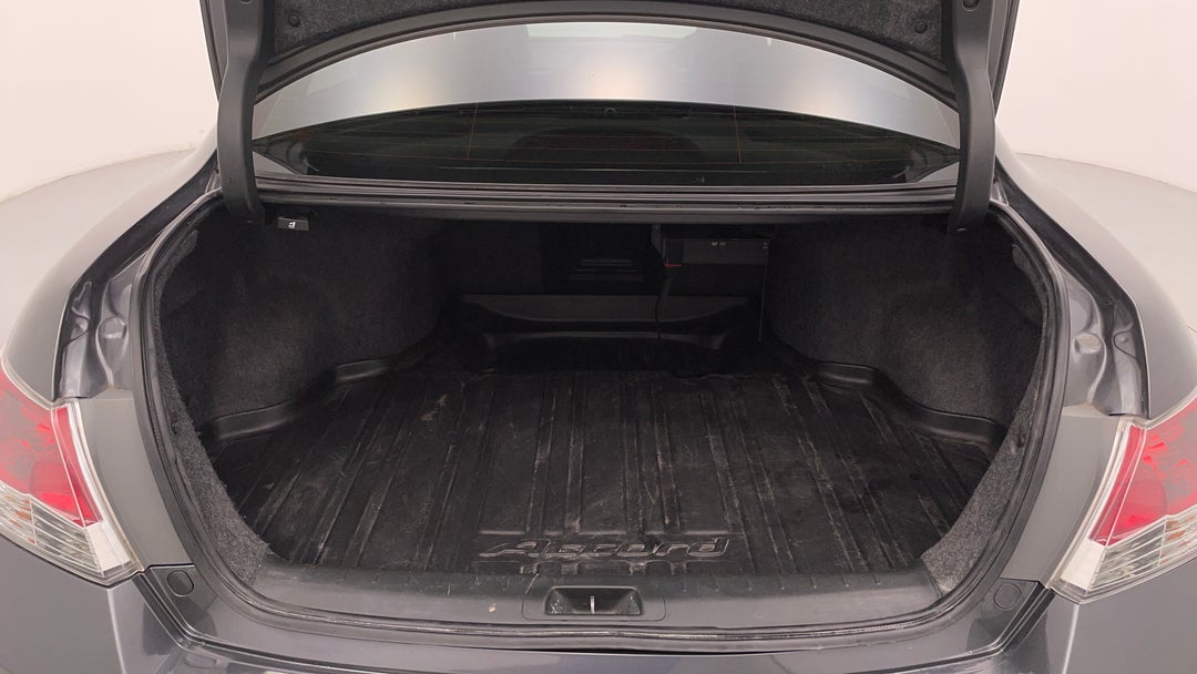 2012 Honda Accord V6 Luxury, Automatic, 127802 km, Boot Inside View