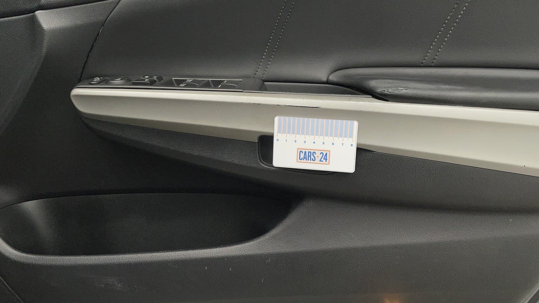 2012 Honda Accord V6 Luxury, Automatic, 127802 km, Door Interior Front RHS Scratch