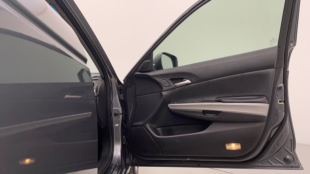 2012 Honda Accord V6 Luxury, Automatic, 127802 km, Speaker View