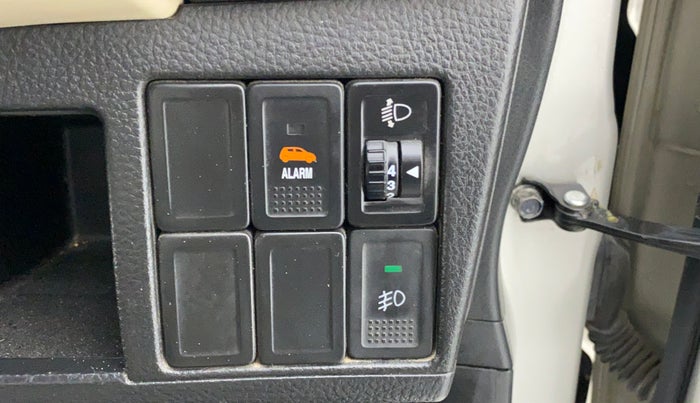2017 Maruti Wagon R 1.0 VXI, Petrol, Manual, 34,774 km, Dashboard - Headlight height adjustment not working