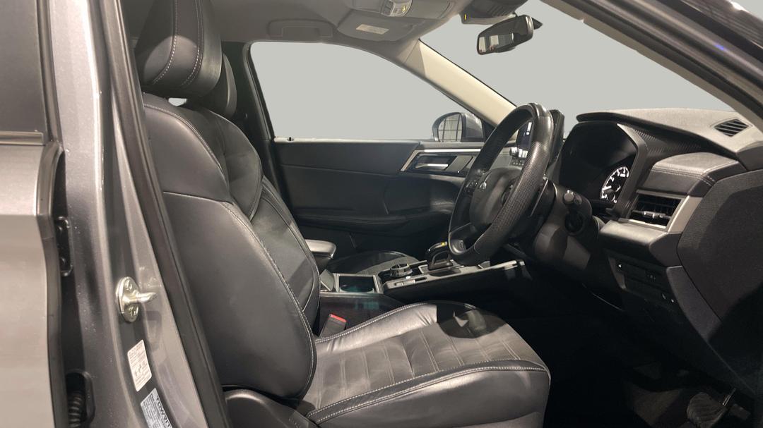 2023 Mitsubishi Outlander Aspire 7 Seat (2WD), Automatic, 41110 km, Right Side Front Door Cabin View