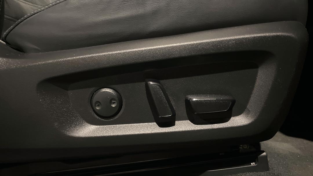 2023 Mitsubishi Outlander Aspire 7 Seat (2WD), Automatic, 41110 km, Drivers Side Adjustment Panel