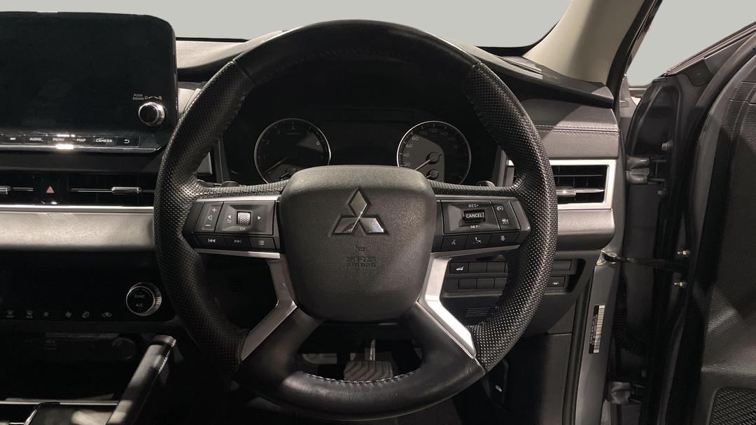 2023 Mitsubishi Outlander Aspire 7 Seat (2WD), Automatic, 41110 km, Steering Wheel Close-up