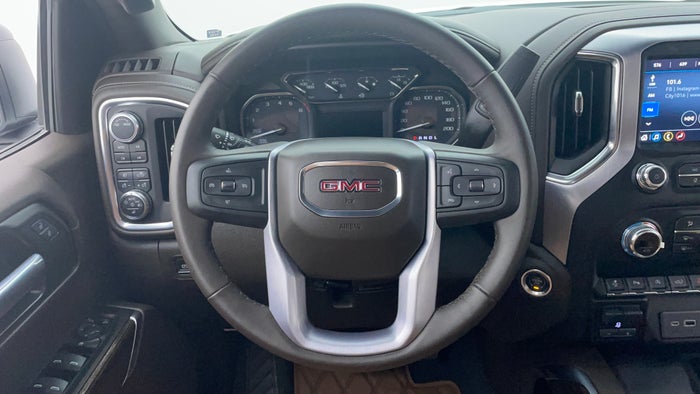 GMC SIERRA-Steering Wheel Close-up