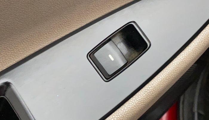 2016 Hyundai Elite i20 SPORTZ 1.2, Petrol, Manual, 1,19,228 km, Left rear window switch / handle - Switch/handle not functional