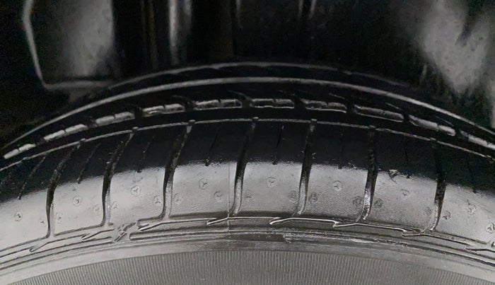 2022 Maruti Ciaz ZETA 1.5 SHVS MT PETROL, Petrol, Manual, 21,588 km, Right Rear Tyre Tread