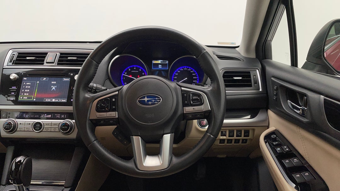 2015 Subaru Outback 2.5i Premium Awd, Automatic, 90839 km, Steering Wheel Close-up