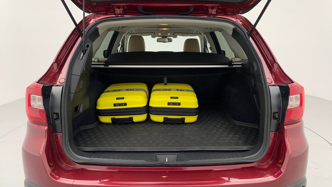 2015 Subaru Outback 2.5i Premium Awd, Automatic, 90839 km, Boot Inside View with Luggage