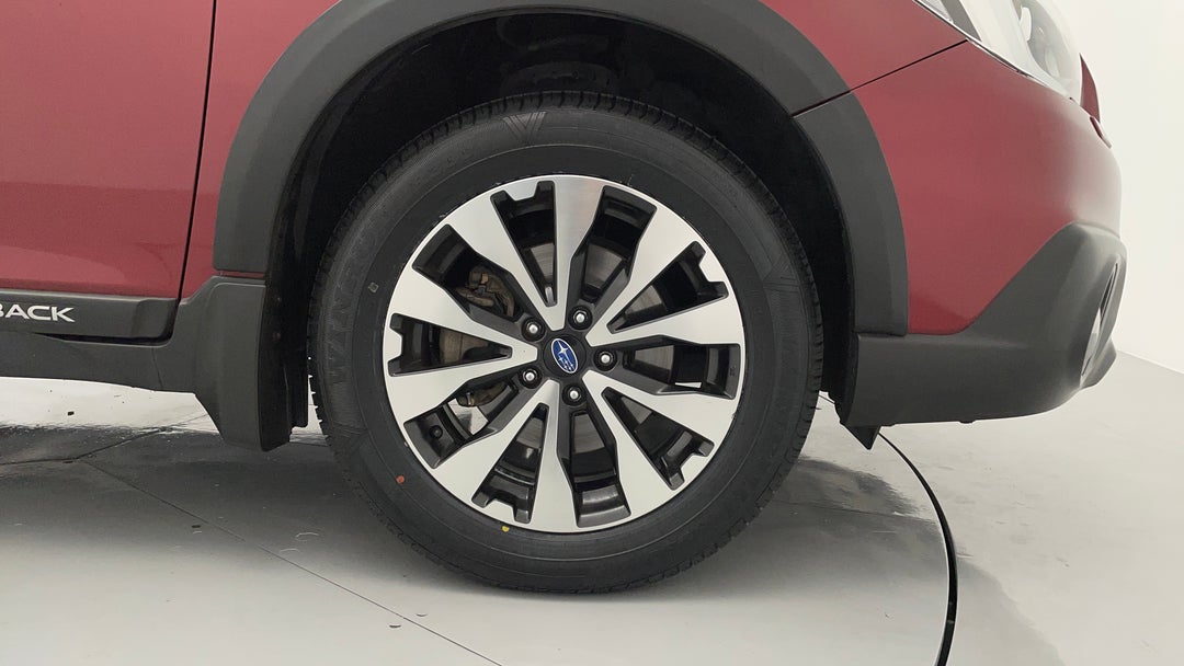 2015 Subaru Outback 2.5i Premium Awd, Automatic, 90839 km, Right Front Wheel